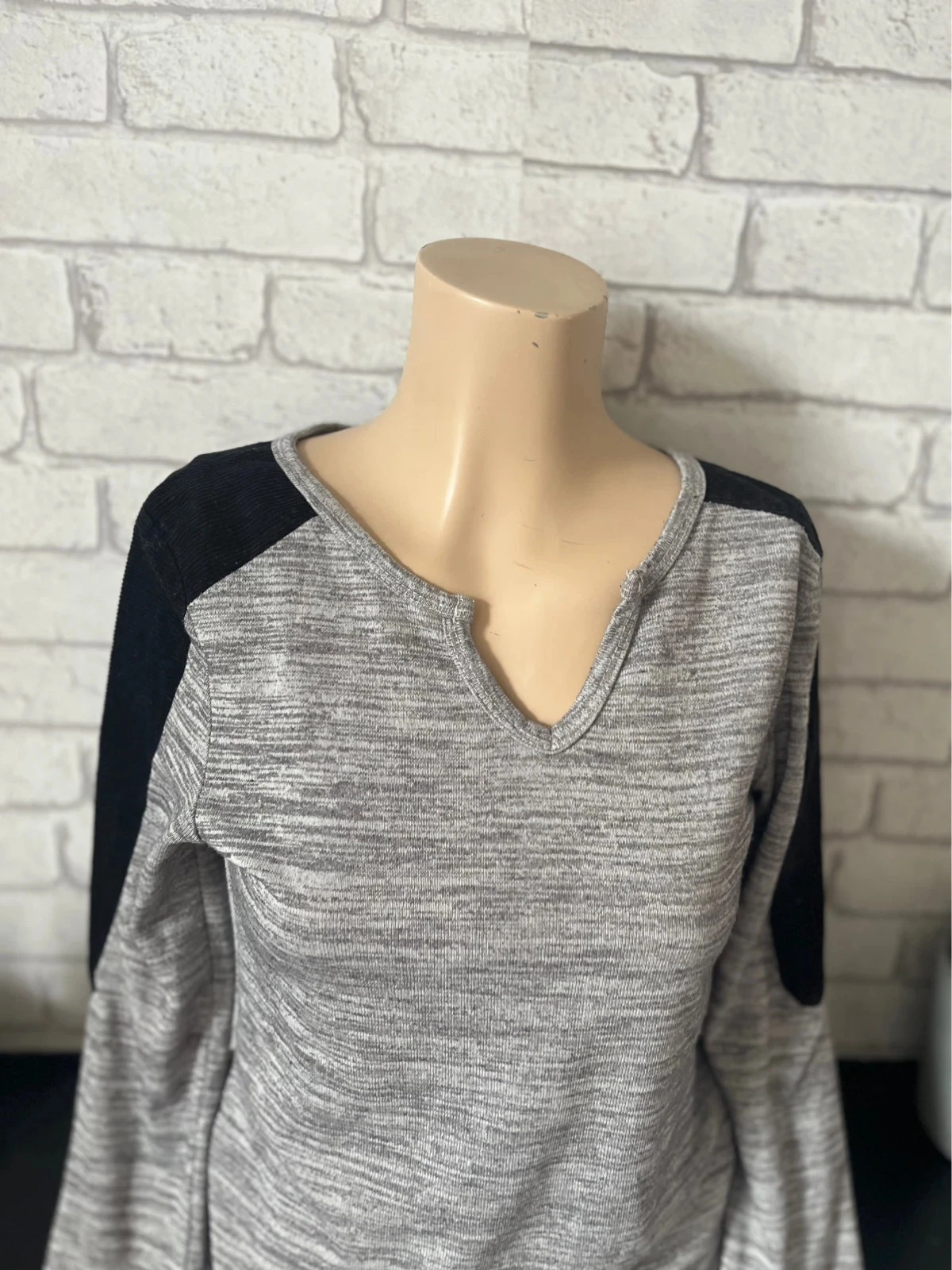 Grijs melange & zwart langarm bovenstuk – Maat 36/38 – photo 2